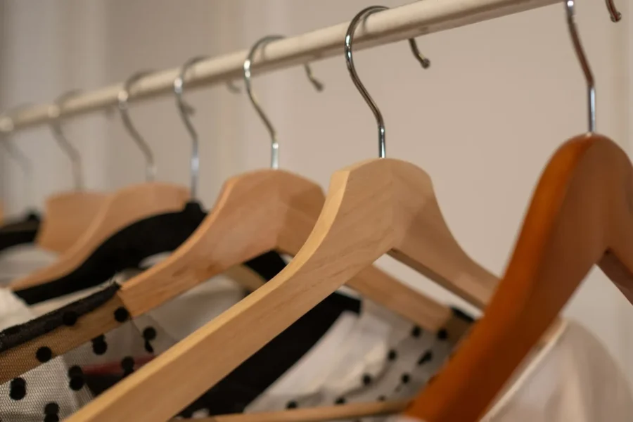 Capsule wardrobe clothing rail