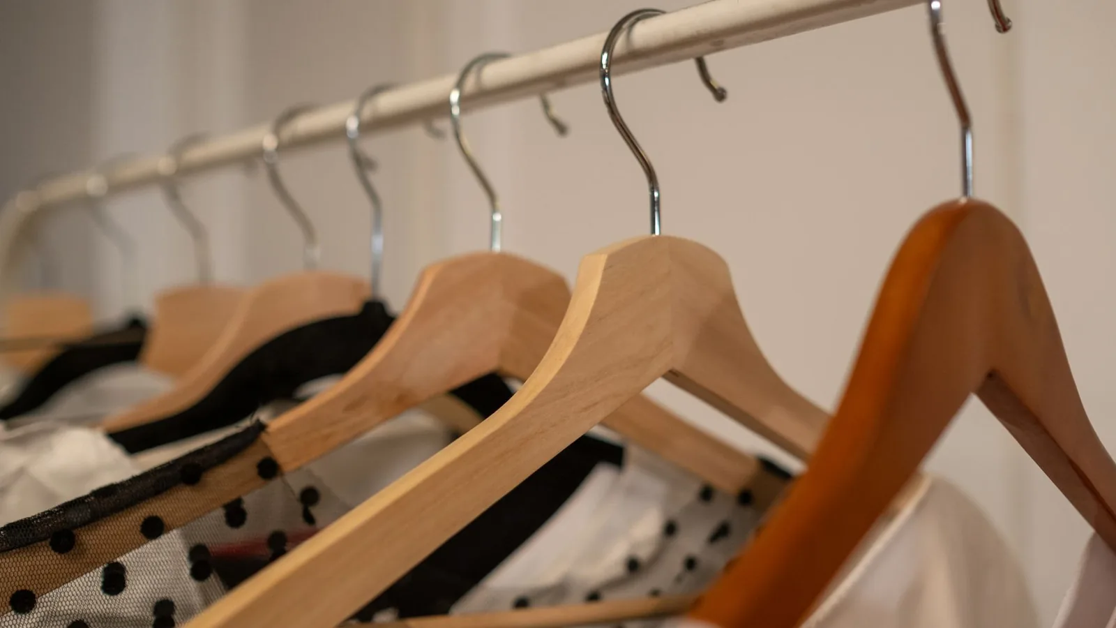 Capsule wardrobe clothing rail