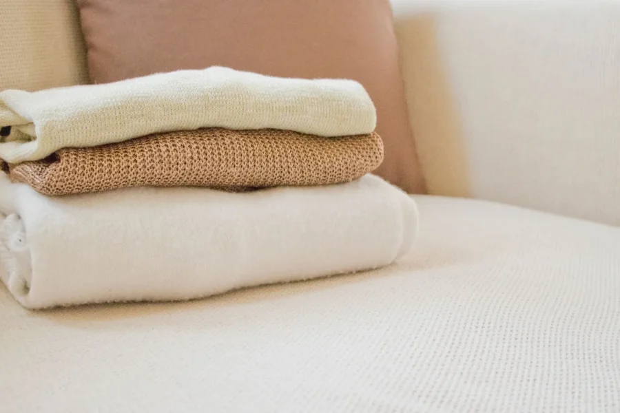Knitwear folded sweaters