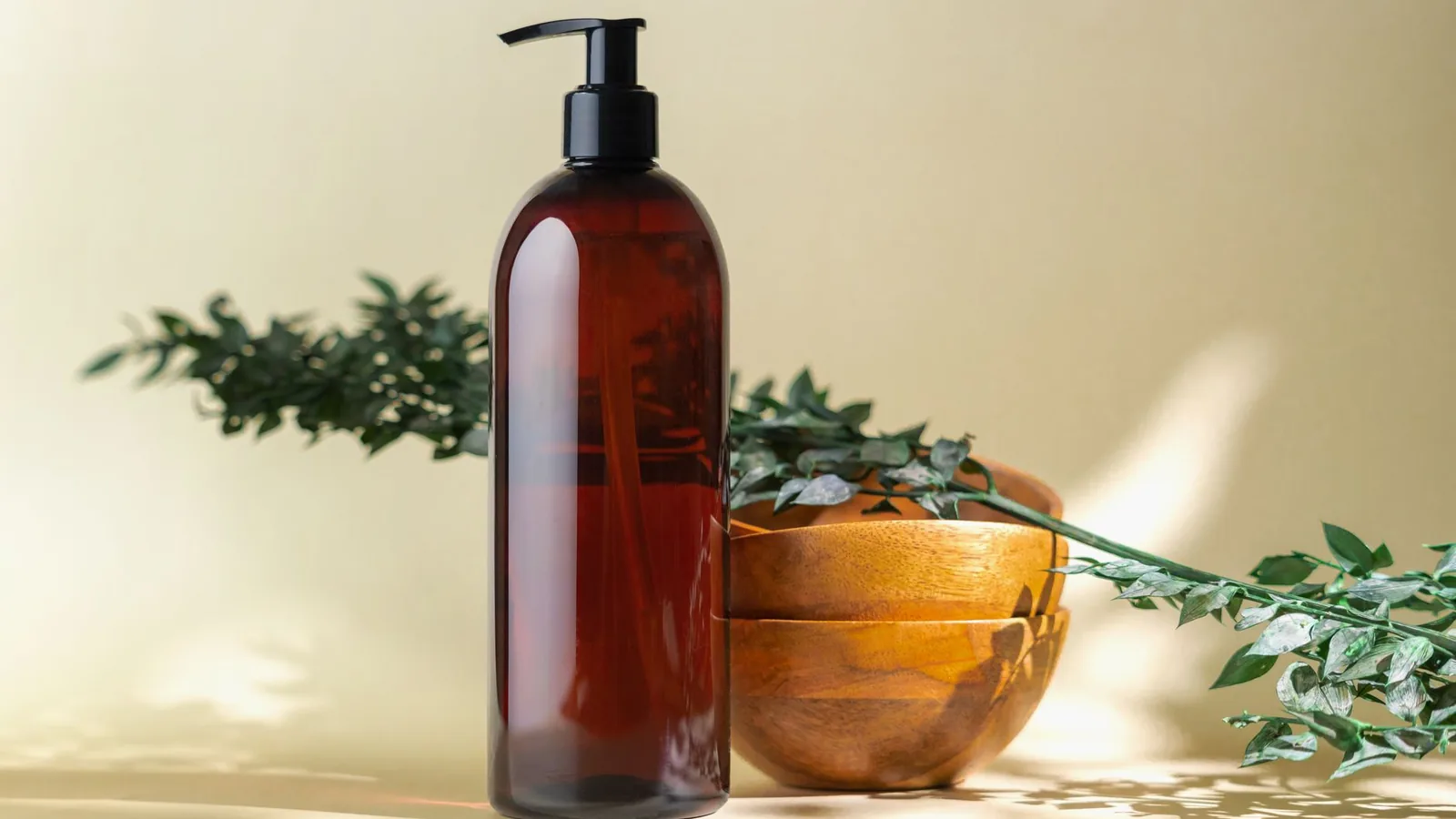 Refillable cosmetics packaging